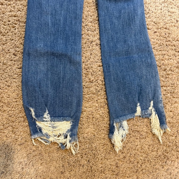 Risen Distressed Jeans Women's 5/27 - Picture 7 of 11